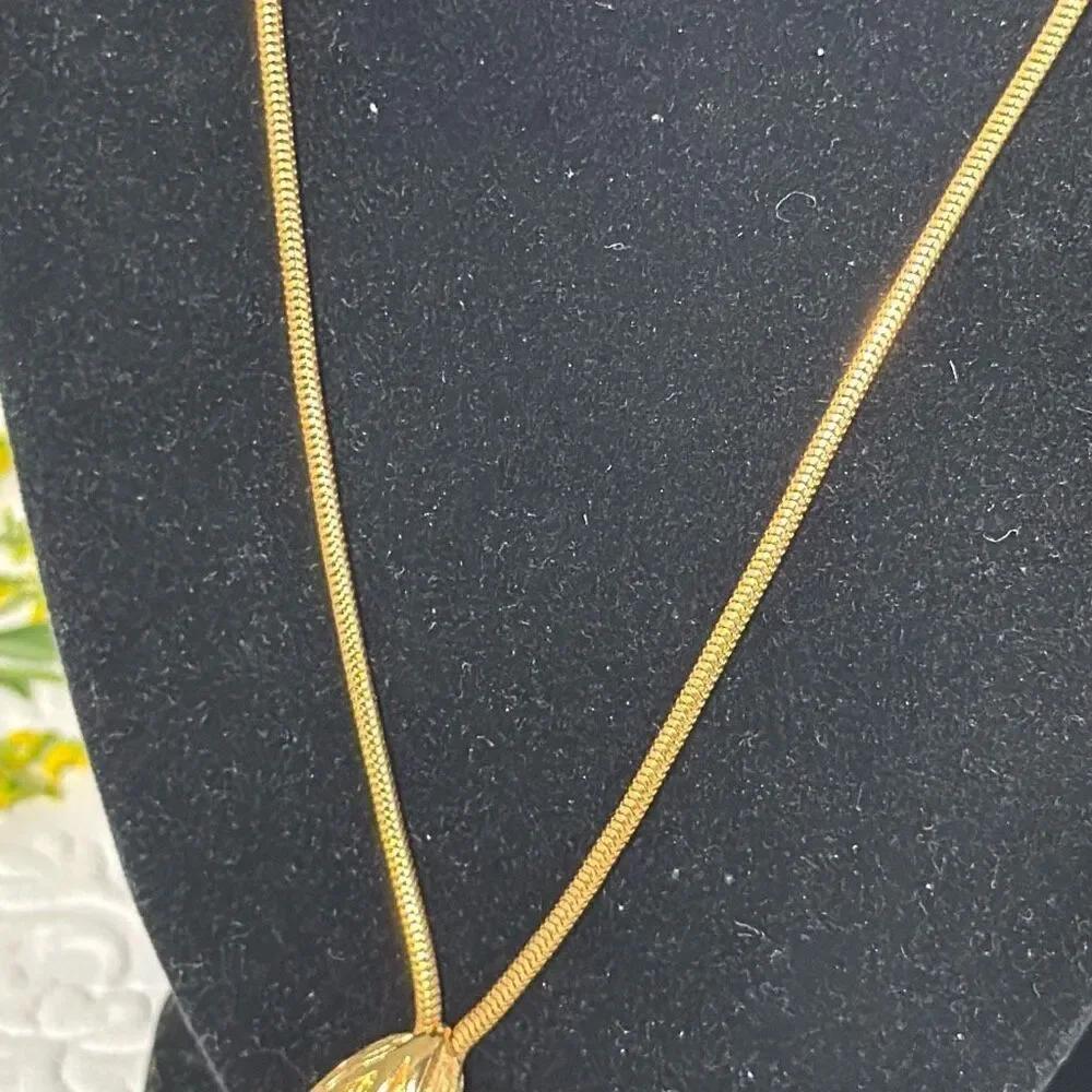 Vintage Gold Tone Y Drop Rope Chain Gold Brush‎ Leaf Pendant Bolo Style 16”- 19”